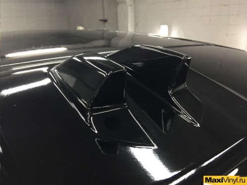 Оклейка крыши в черный глянец на Range Rover Evoque